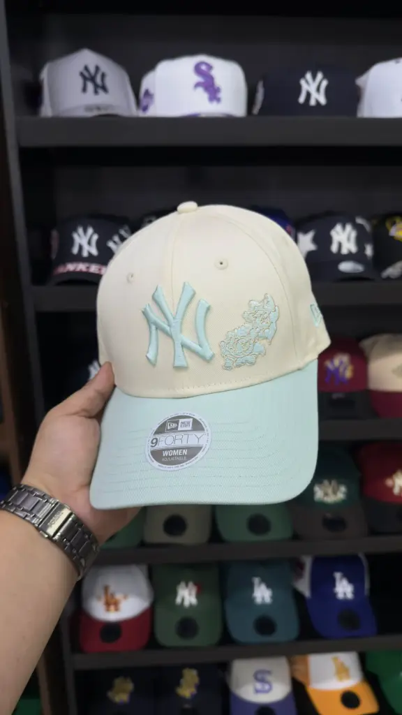 9forty Yankees floral 