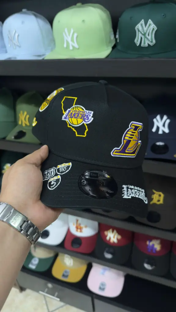 9forty Lakers NBA negra Estampada 