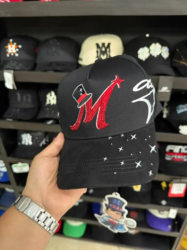 31HATS MAGO RED (MAS CAJA) 