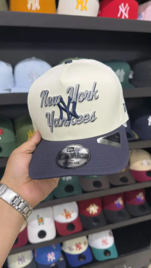 9fifty Yankees beich con azul