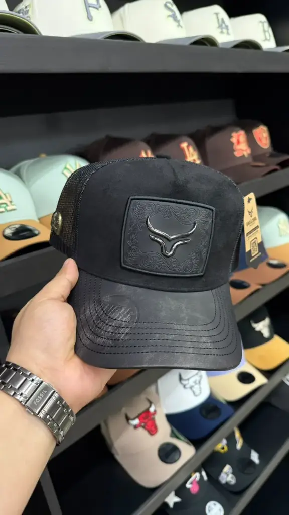 Ranch Corral Black con cuero