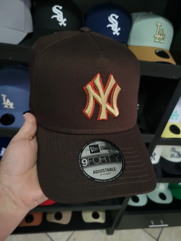 9forty Yankees cafe 